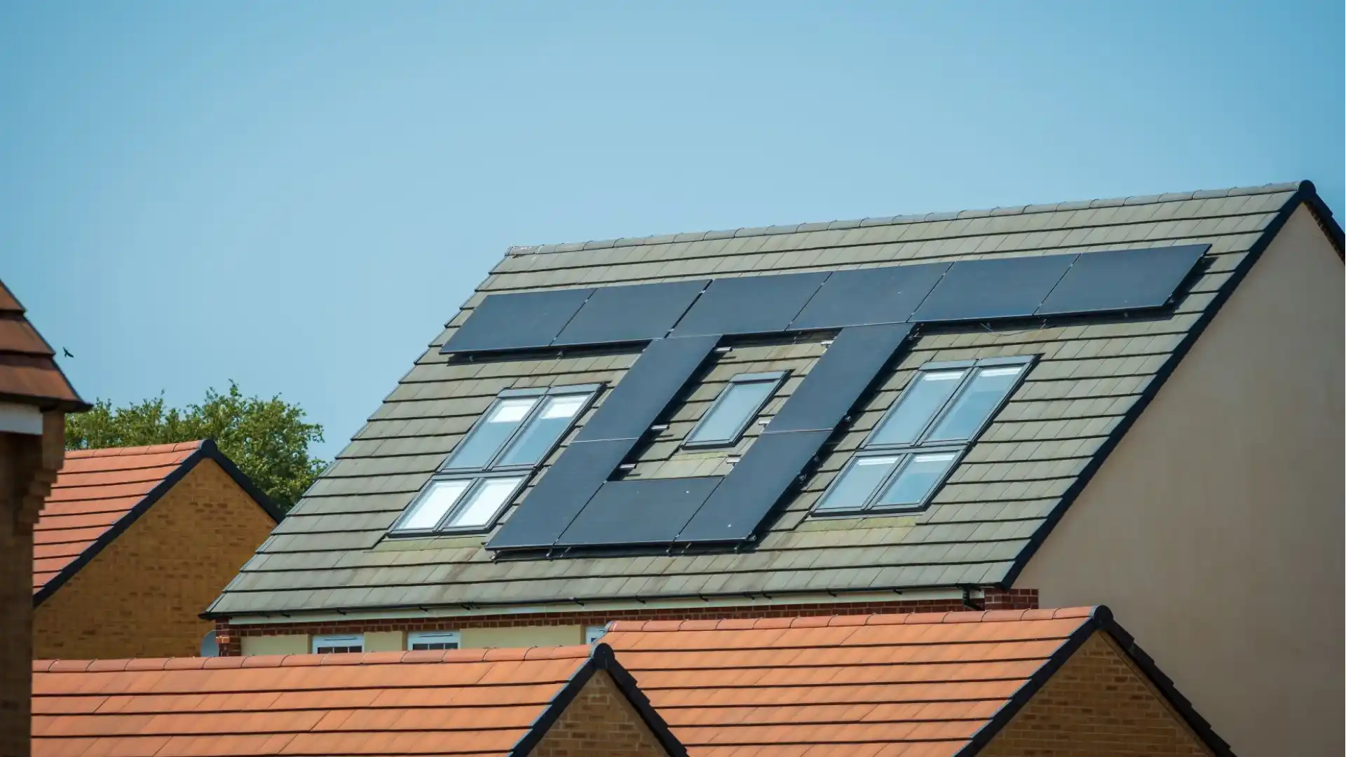 Solar Panels in the UK: Empowering Clean Energy Solutions